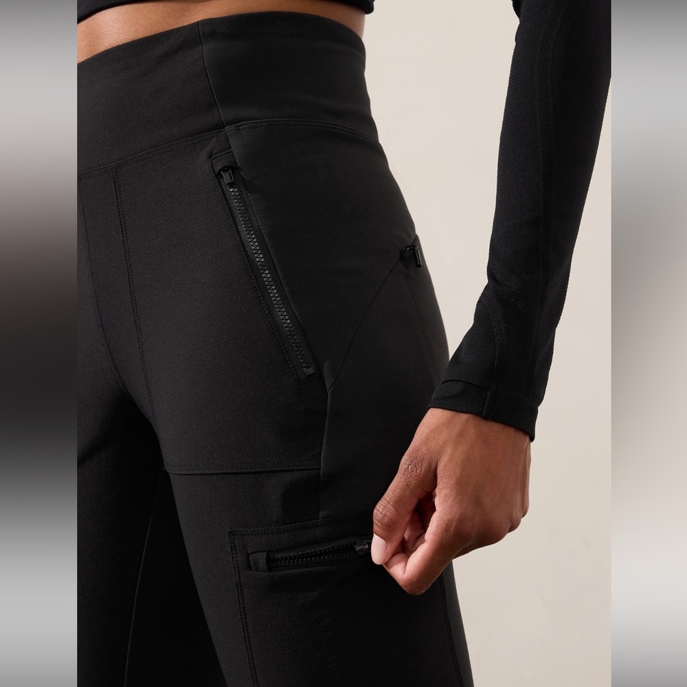 Athleta Headlands Hybrid High Rise Cargo legging size 8